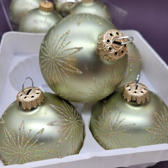 Christmas By Krebs 8 Ornaments 2 Boxes Pale Satin Green & Gold Stars Glitter - Picture 9 of 16